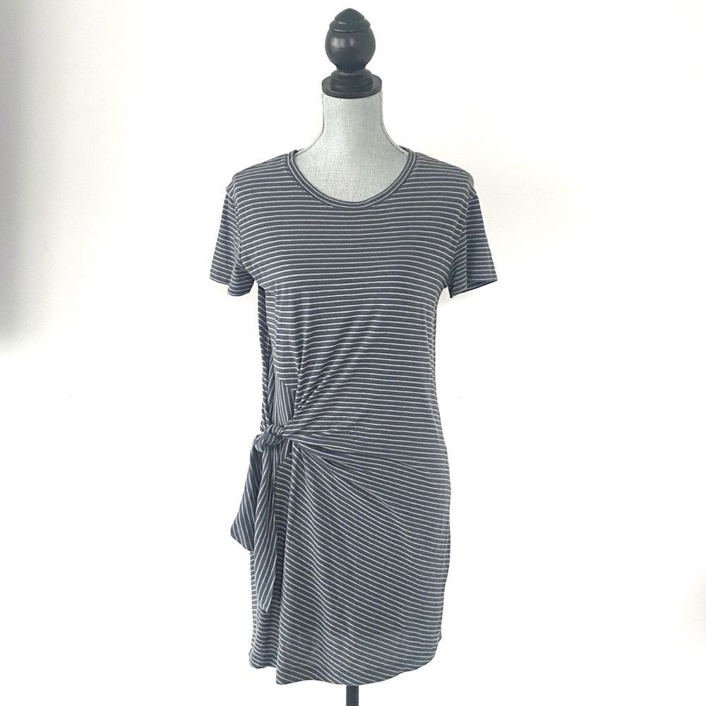 Vince Striped Gray Mini Dress XS Fit Vacation Coastal Minimal Closet Staple Date